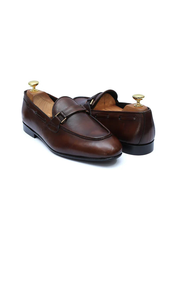 Simple Buckle Plain Leather Handmade Shoes In Two Tone